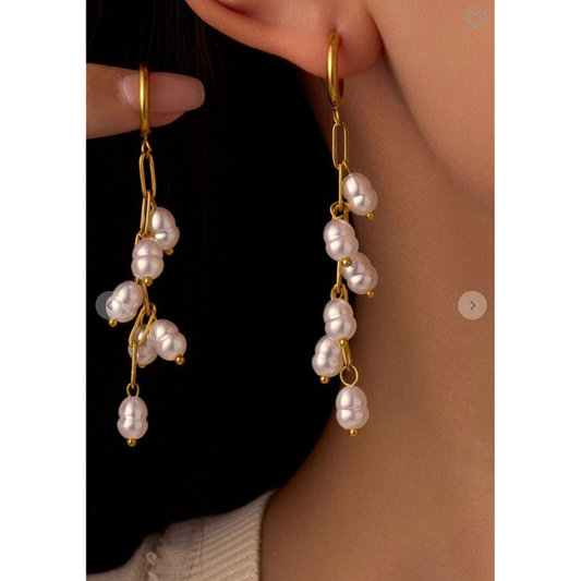 WP HUGGIE W PEARL DANGLES