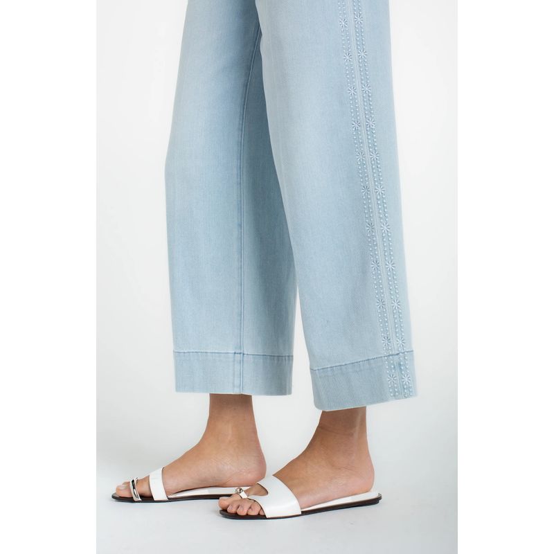 Stride Crop Wide Leg Pant